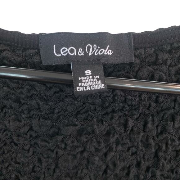 Lea & Viola Anthropologie puff short sleeve textured crop top Black stretchy S - Picture 2 of 9